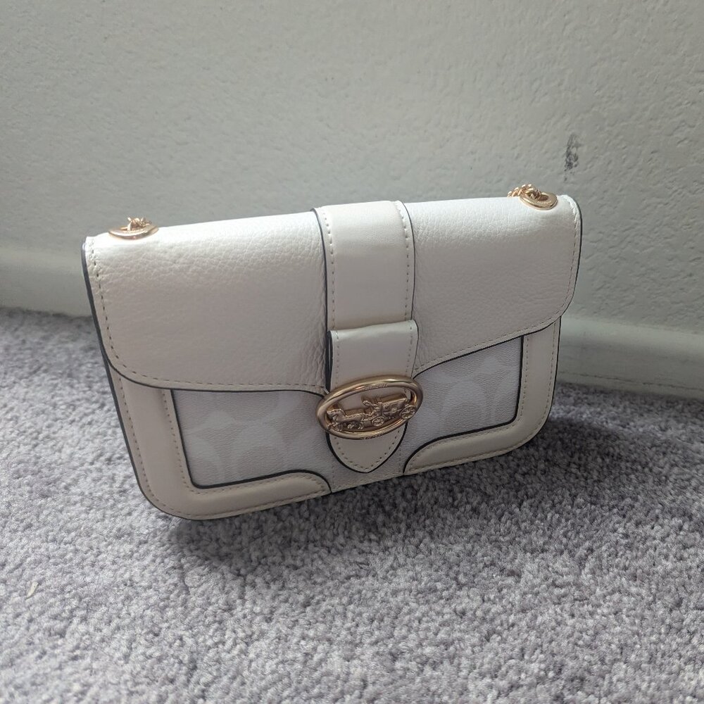 Coach GEORGIE CROSSBODY IN SIGNATURE CANVAS